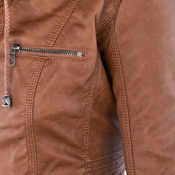 Giacca in pelle moderna con cappuccio